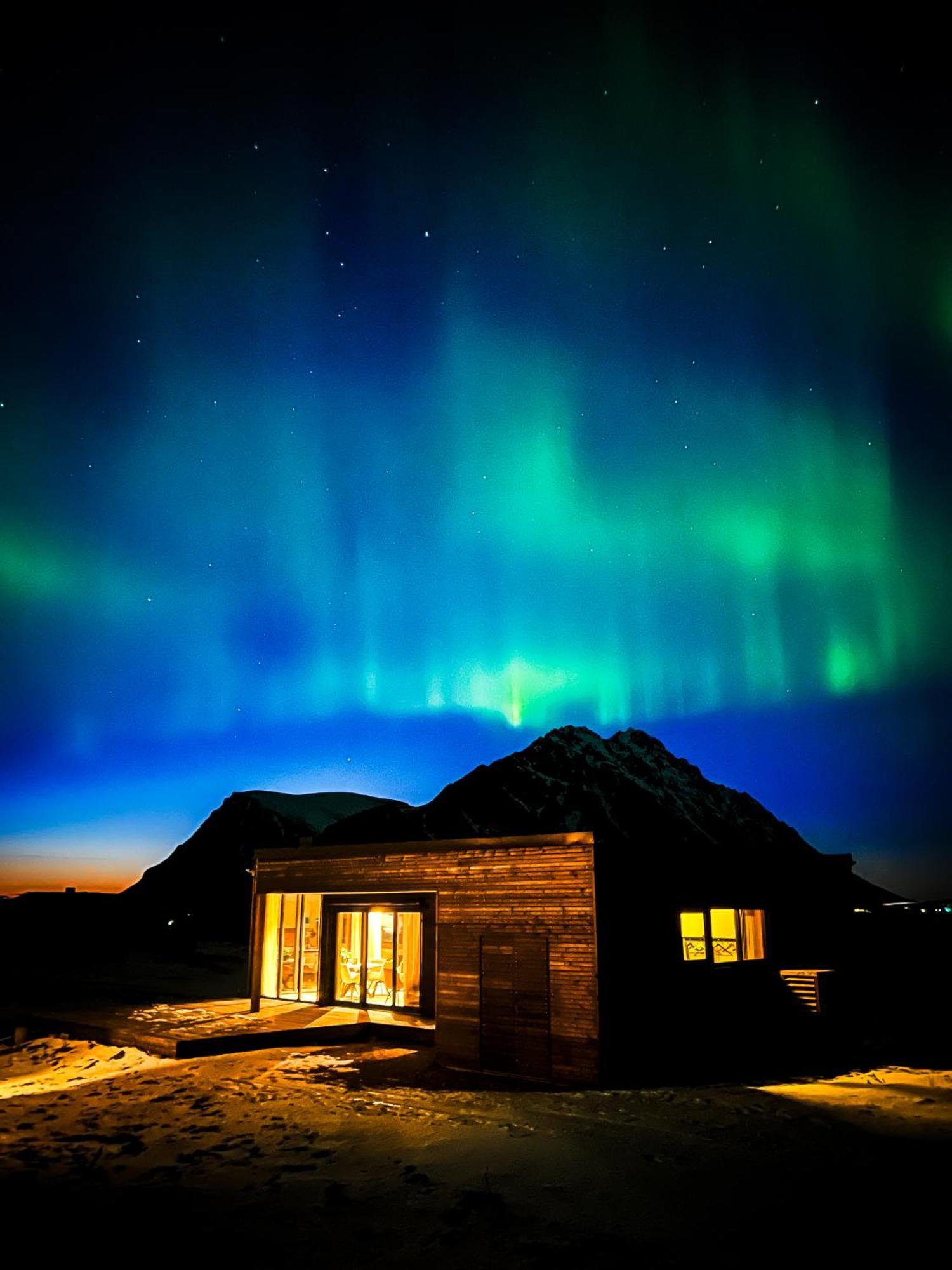New Luxury Near Henningsvaer Lofoten *